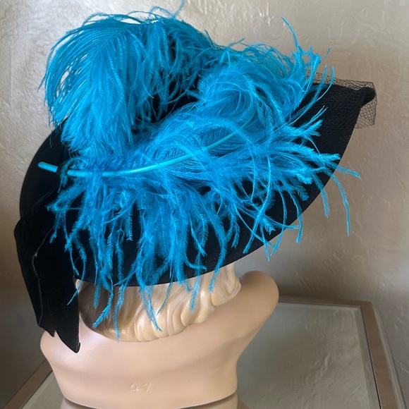REGAL 1940\'s BLACK FELKT WIDE BRIM HAT +  TURQUOISE OSTRICH FEATHERS & VEILING main image 11
